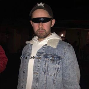 Meet your Posher, Chris